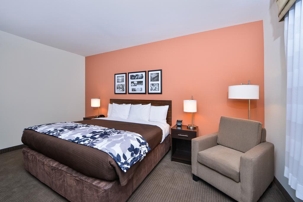Sleep Inn & Suites Austin - Tech Center Room photo